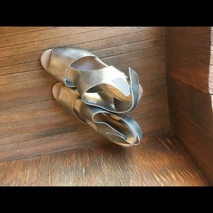 Ladies dress shoes